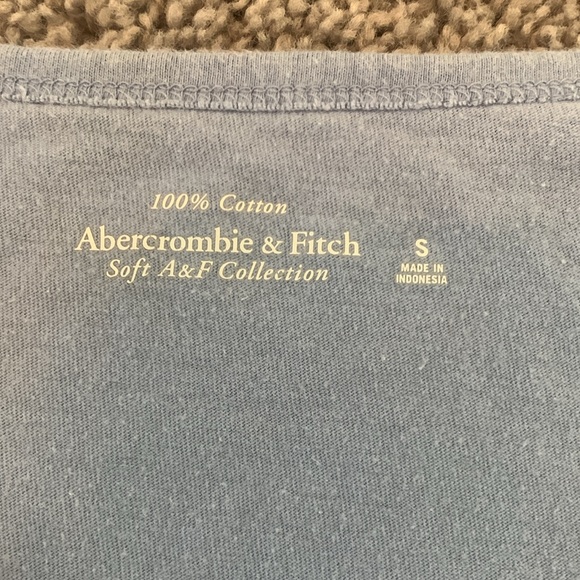 Abercrombie & Fitch Small V-Neck Light Blue Tee - Picture 2 of 3